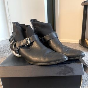 Hipster booties , Brazilian made